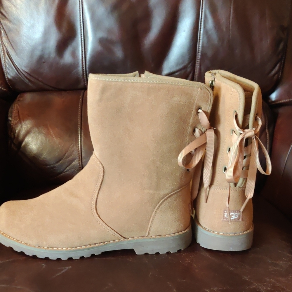 NEW UGG Corene Chestnut Suede Lace-Up Ankle Boot Girls 6/ Women 7.5
